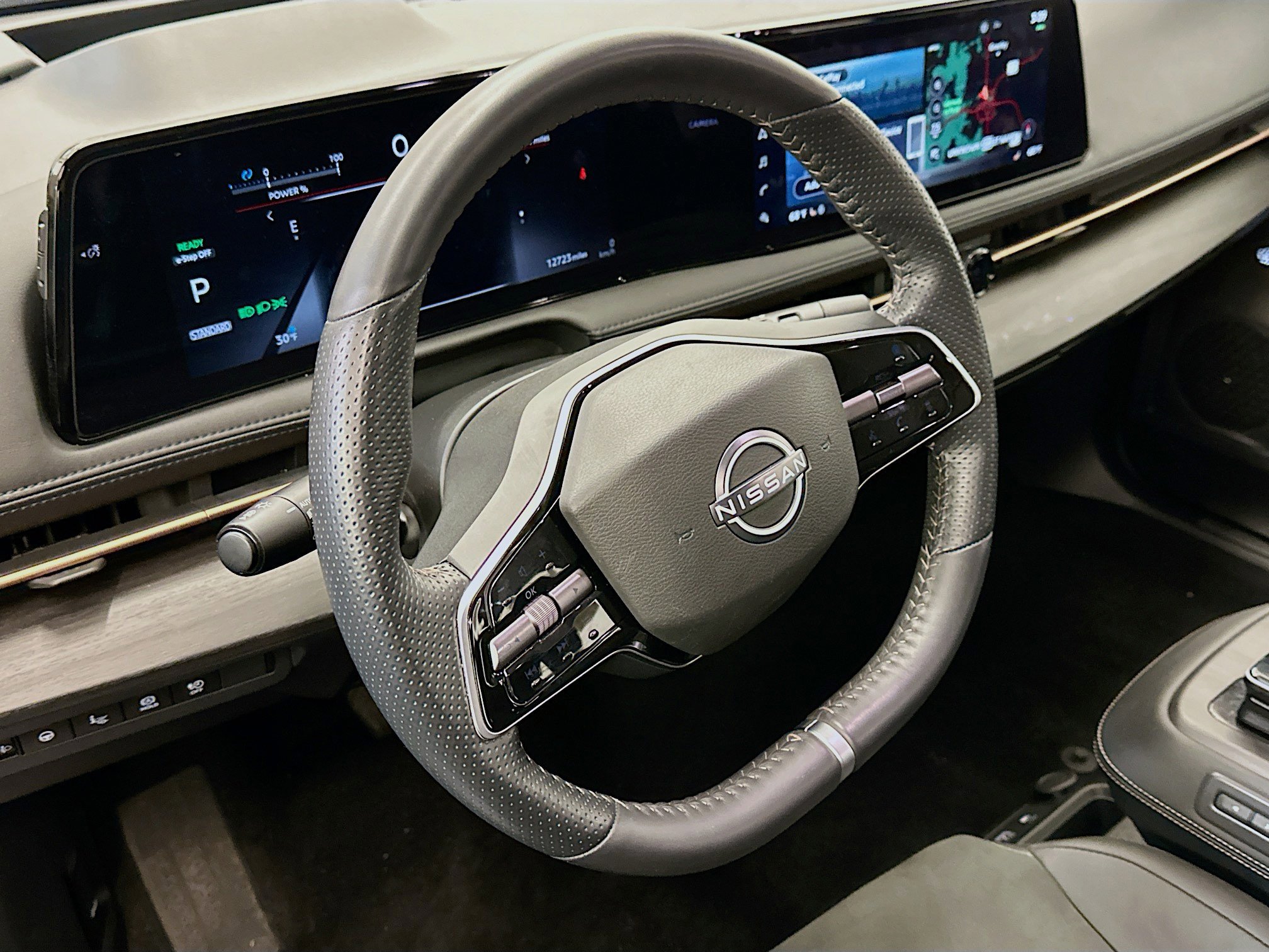 Used 2023 Nissan Ariya AWD image 18