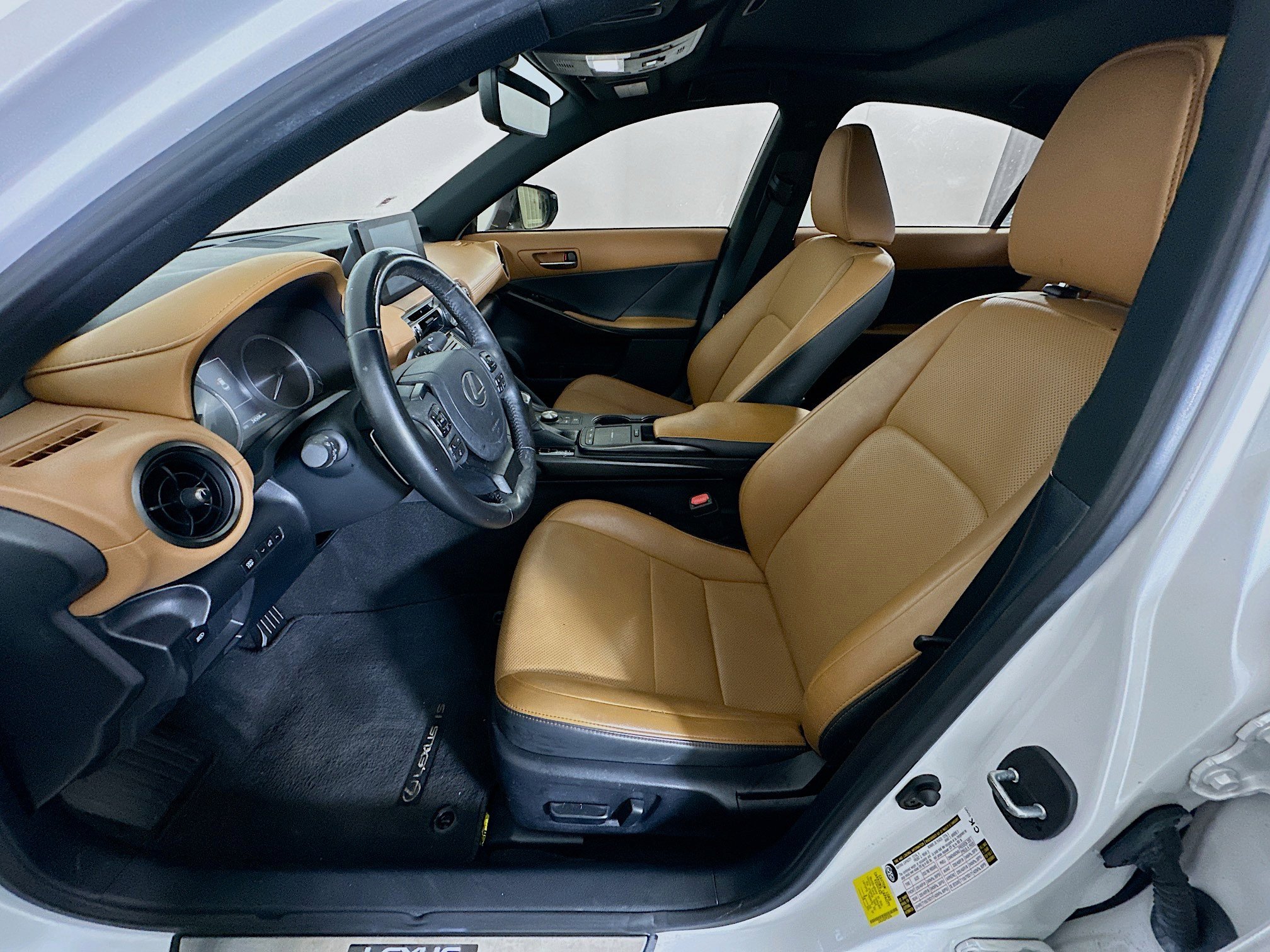 Used 2023 Lexus IS 300 w/ Comfort Package RWD image 13