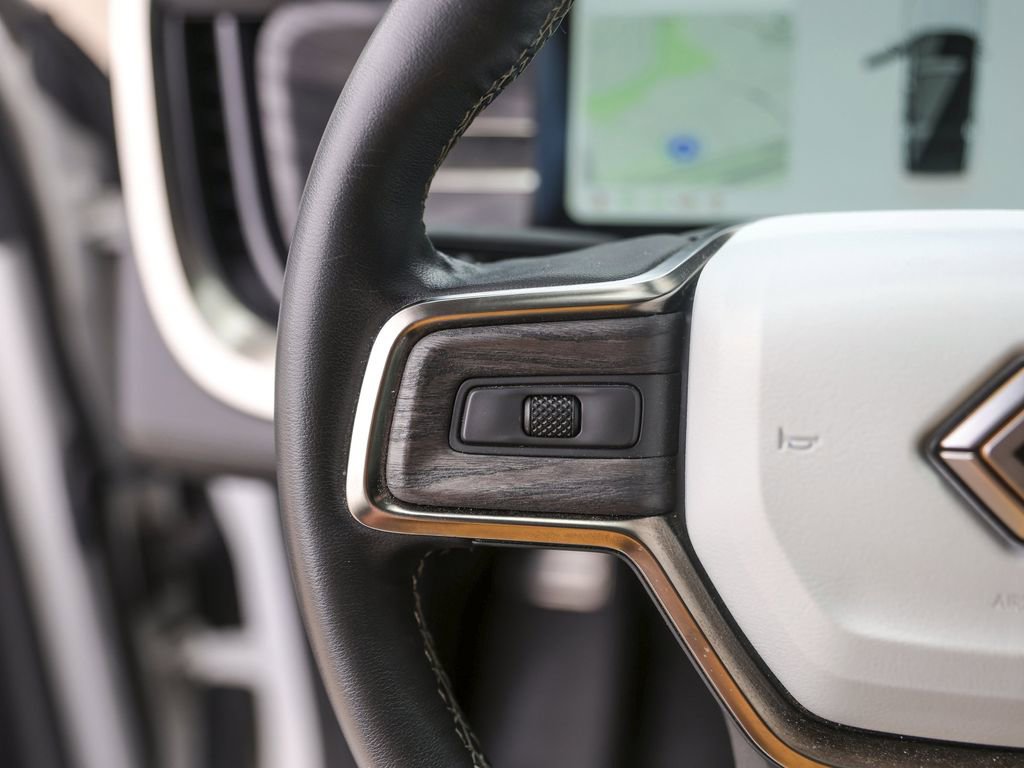 Used 2023 Rivian R1S Adventure image 25