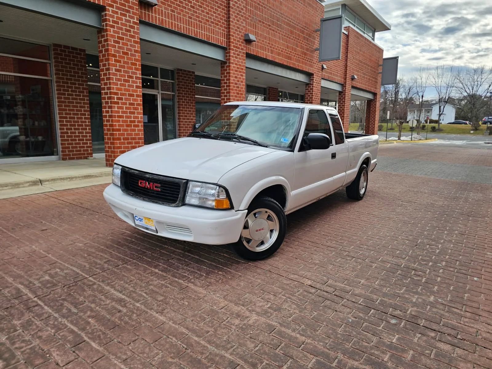 Used 2002 GMC Sonoma SLS w/ Marketing Option Pkg image 3