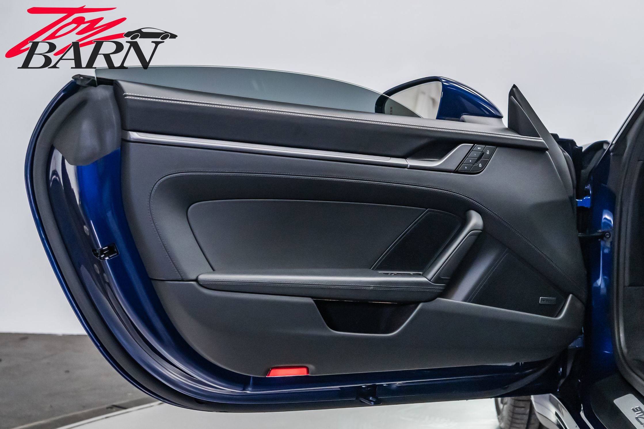 Used 2025 Porsche 911 Carrera S RWD image 19