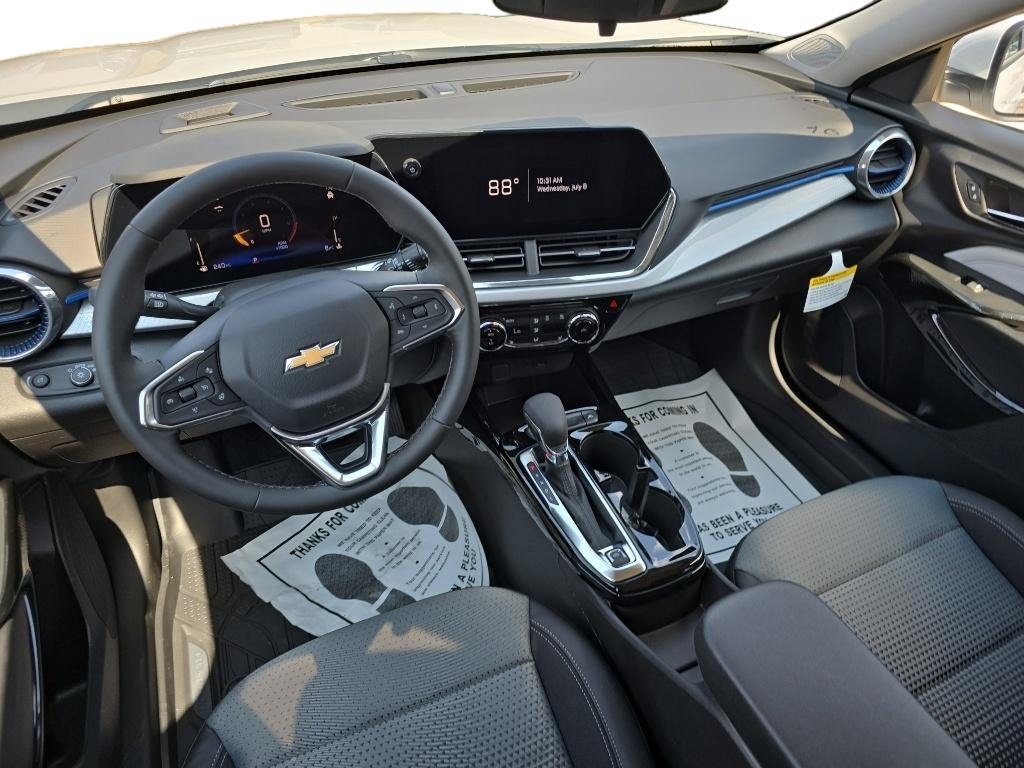 New 2026 Chevrolet Trax LT w/ Driver Confidence Package FWD image 8