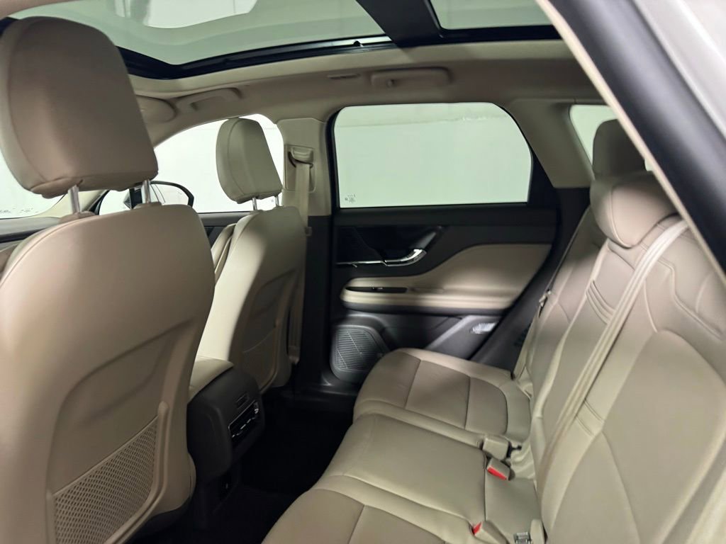 Certified 2022 Lincoln Corsair AWD w/ Premium Package image 27