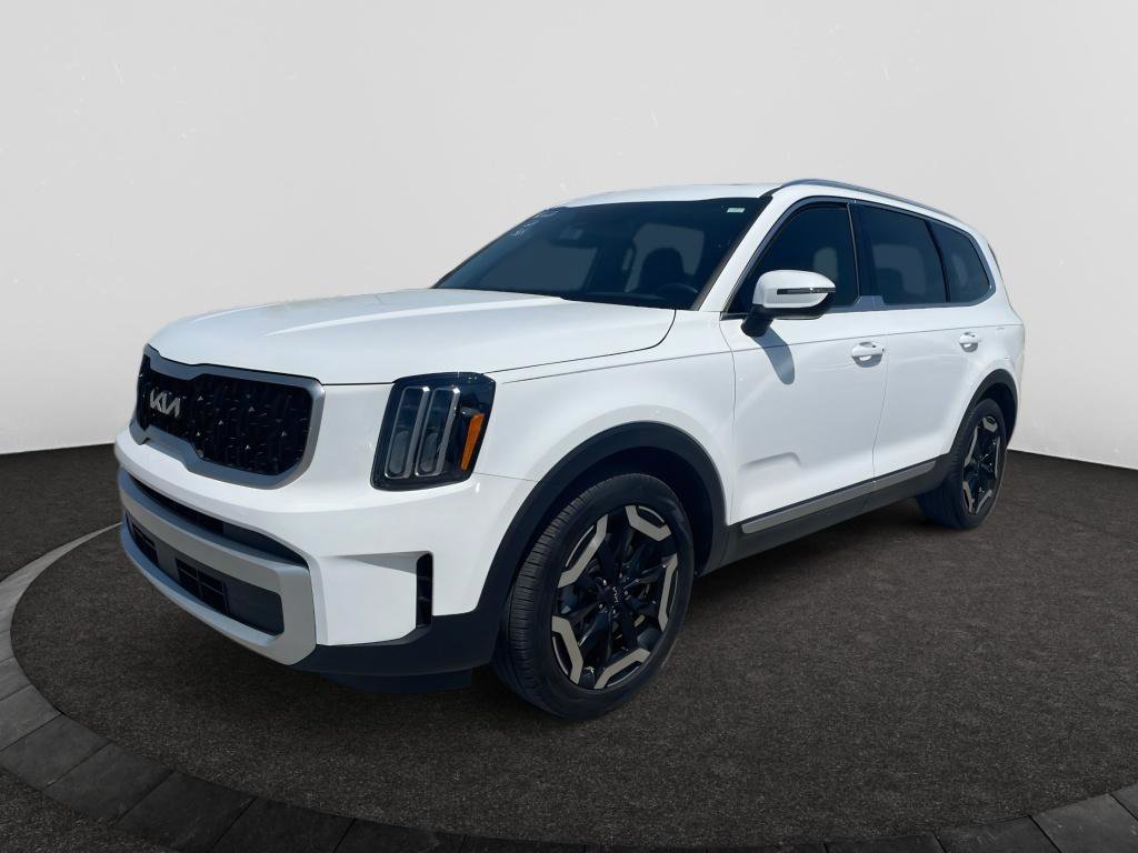 Used 2024 Kia Telluride EX w/ EX Captain's Chair Package image 1