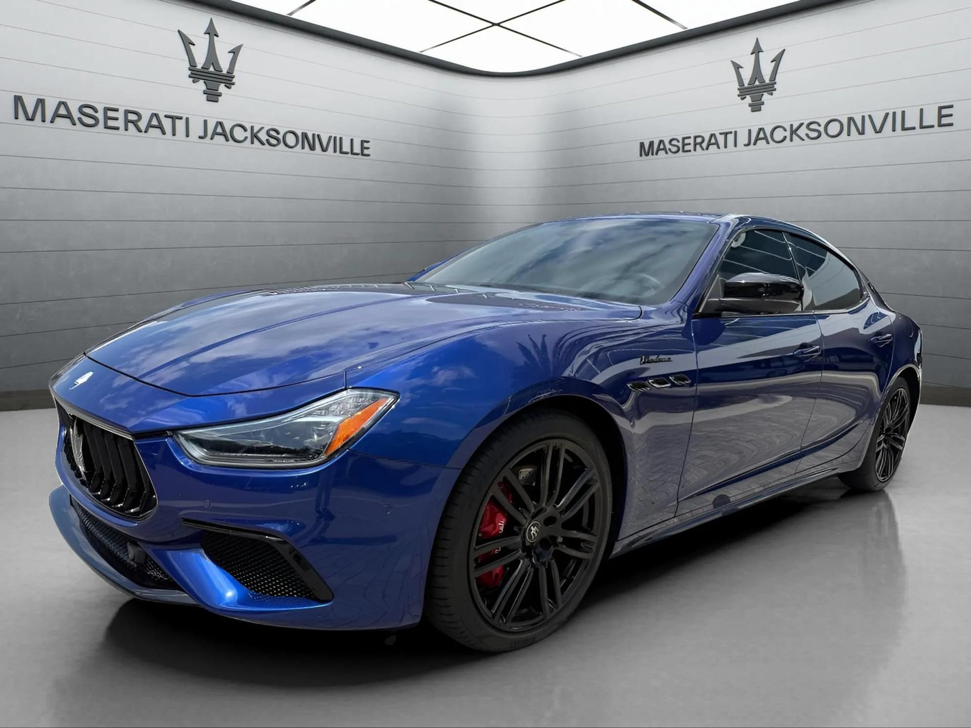 Certified 2023 Maserati Ghibli Modena Q4 AWD/4WD image 12