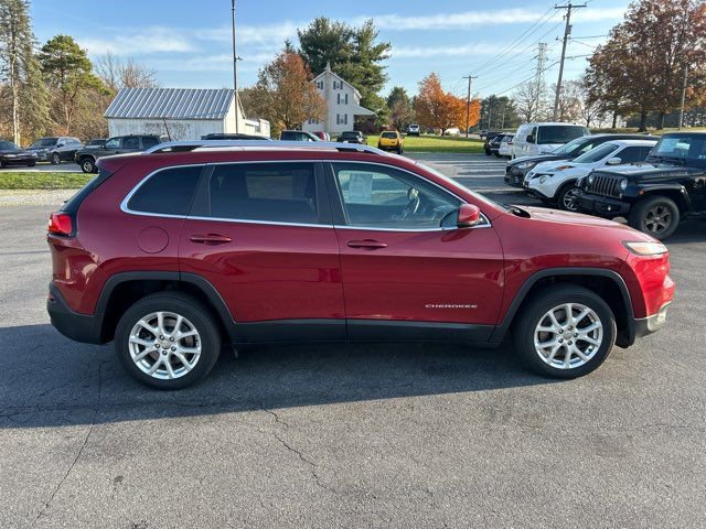 Used 2017 Jeep Cherokee Latitude w/ Safety/Convenience Group image 7