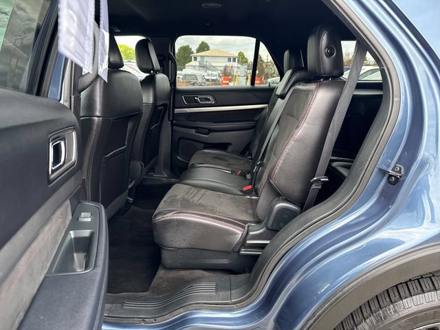 Used 2018 Ford Explorer XLT w/ Equipment Group 202A FWD image 14