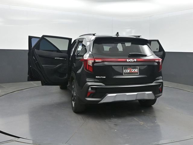 Used 2025 Kia Seltos EX FWD image 34