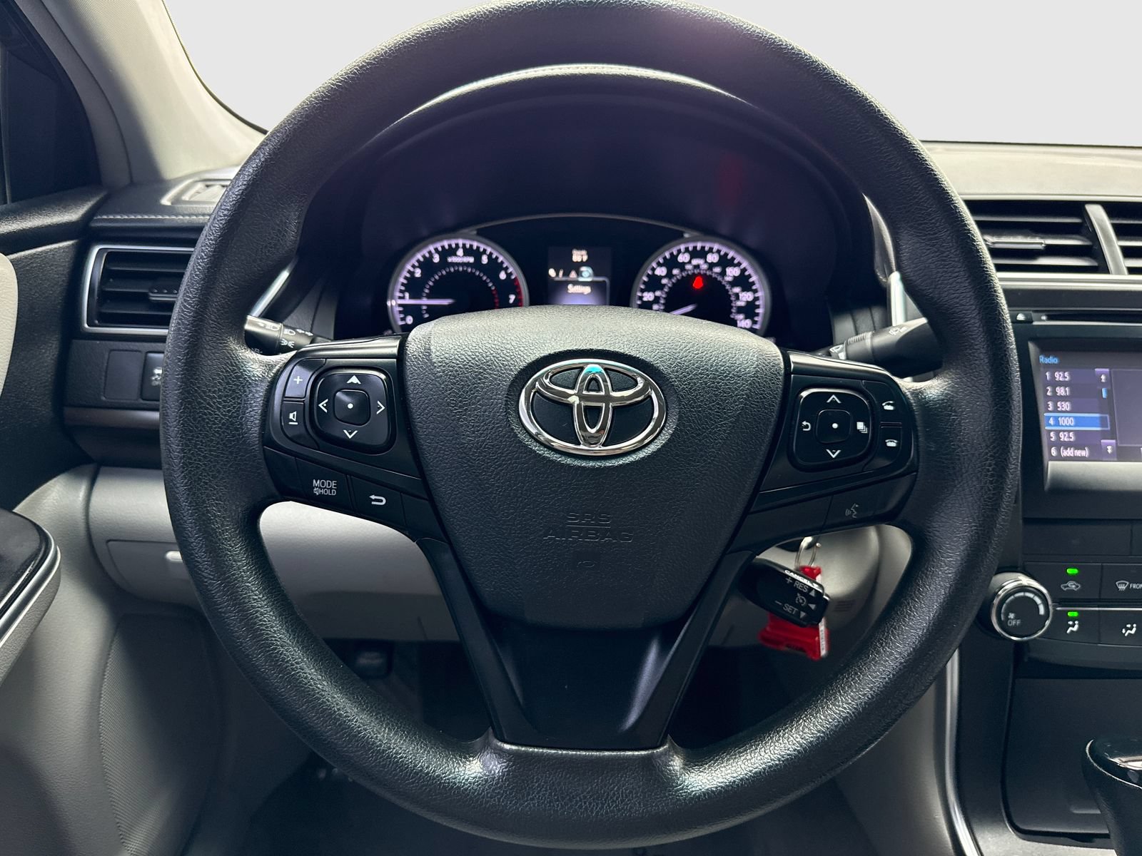 Used 2017 Toyota Camry LE FWD image 19