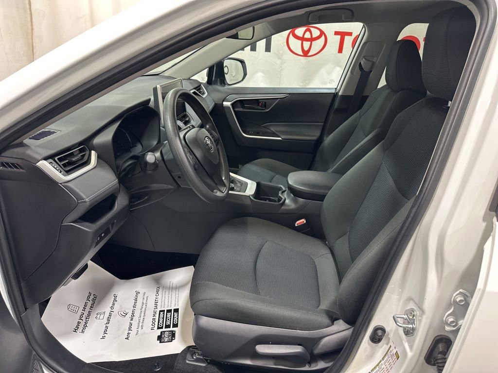 Used 2025 Toyota RAV4 LE image 24