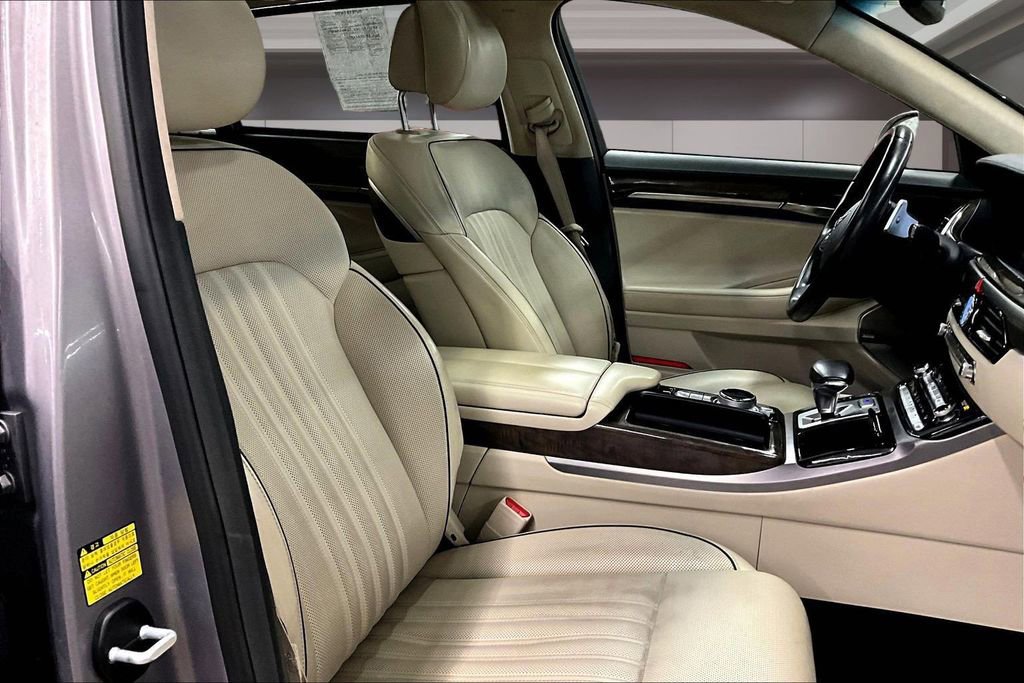 Used 2018 Genesis G90 3.3T Premium image 29