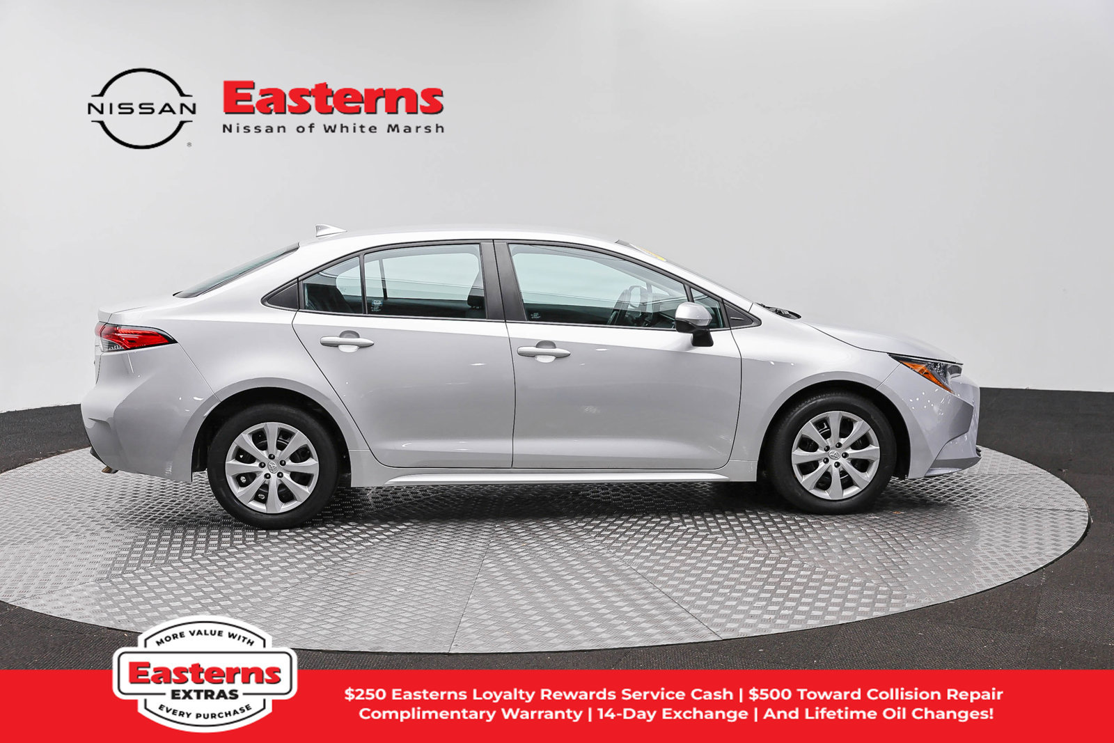 Used 2023 Toyota Corolla LE FWD image 4