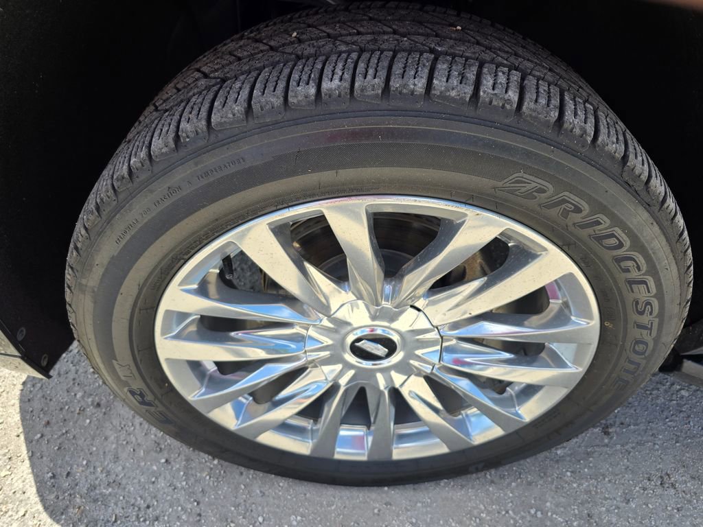 Used 2022 Cadillac Escalade ESV Premium Luxury image 10