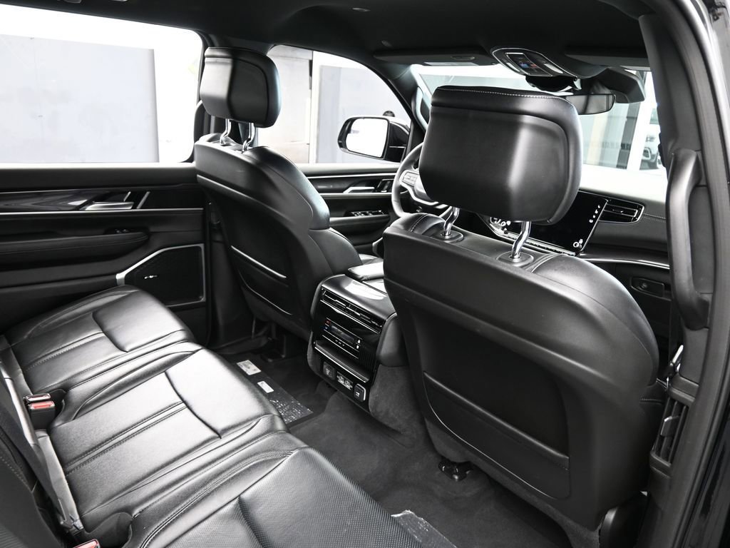 Used 2024 Jeep Wagoneer 2WD image 46