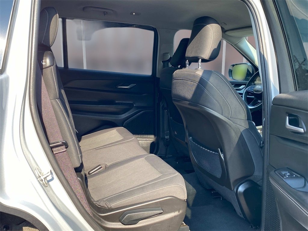 Used 2023 Jeep Grand Cherokee L Laredo w/ Luxury Tech Group I image 10