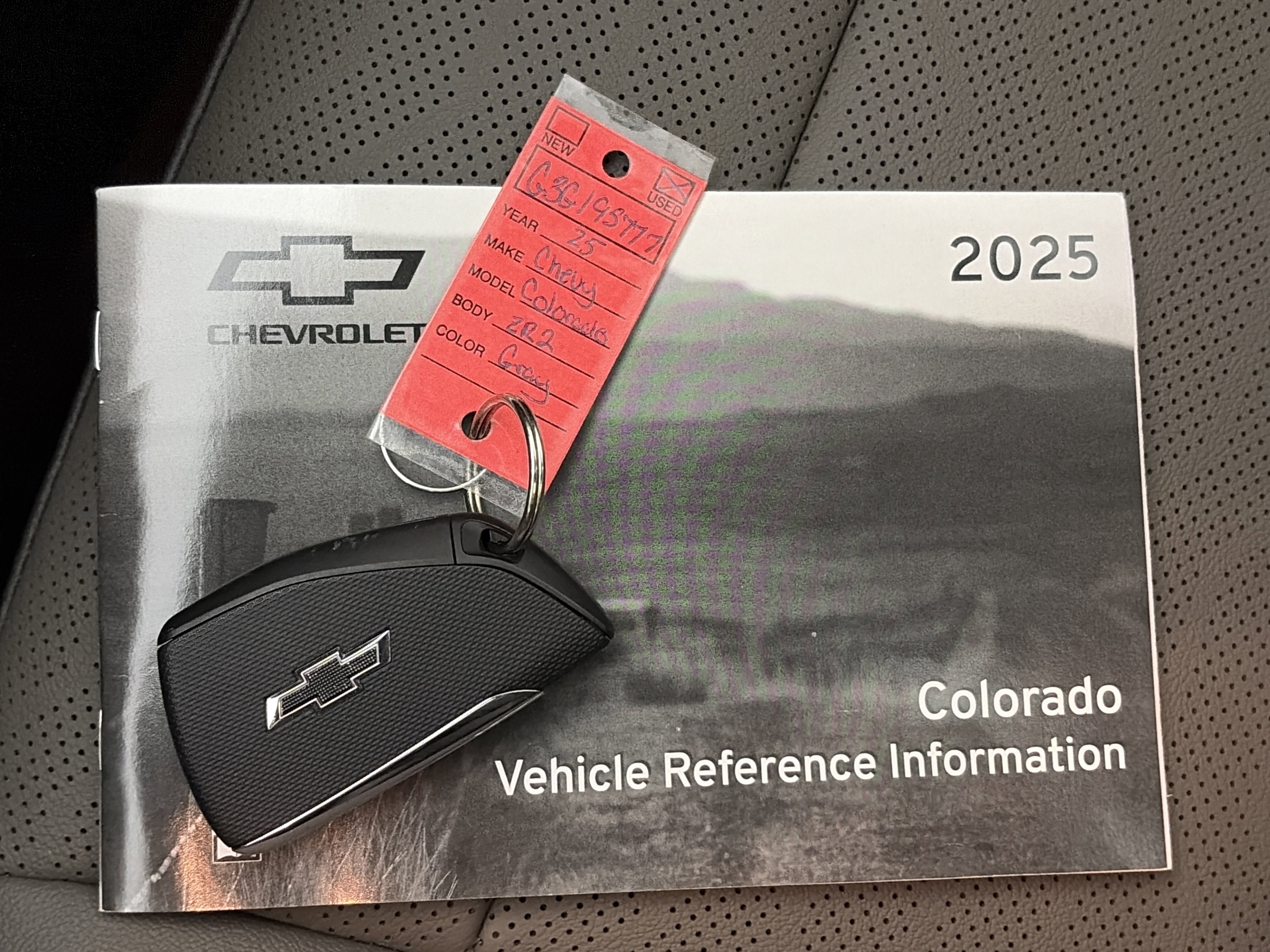 Certified 2025 Chevrolet Colorado ZR2 w/ Midnight Edition image 36