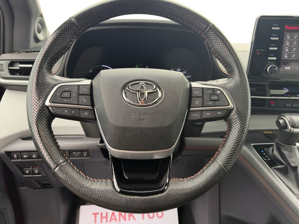 Used 2022 Toyota Sienna XSE image 11