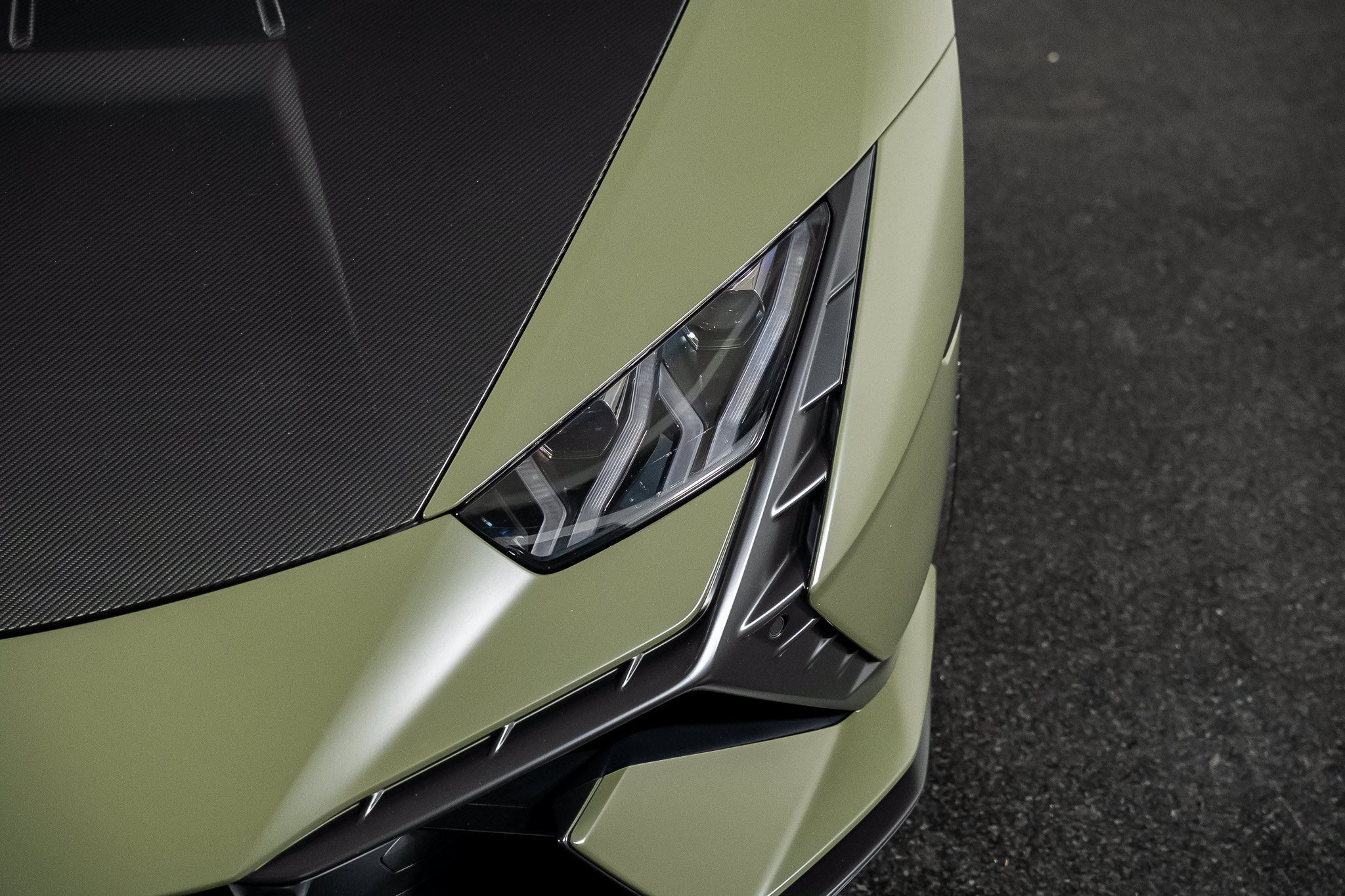 Used 2023 Lamborghini Huracan Tecnica RWD image 8