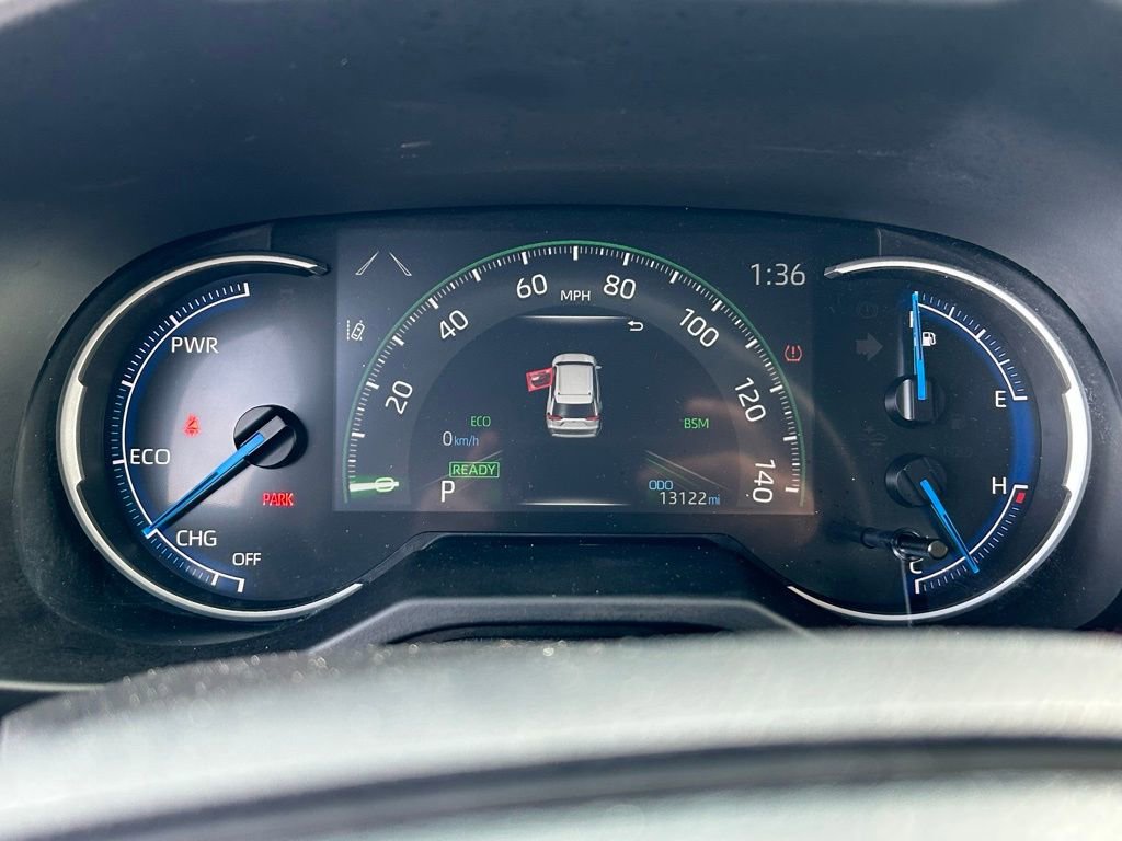 Used 2025 Toyota RAV4 XLE image 17