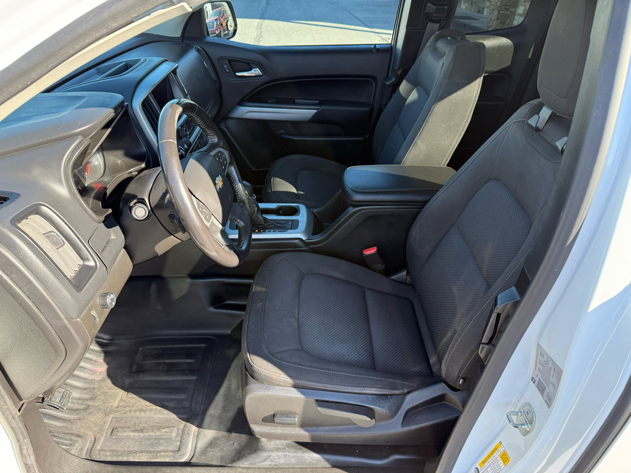 Used 2022 Chevrolet Colorado LT w/ Fleet Safety Package image 11