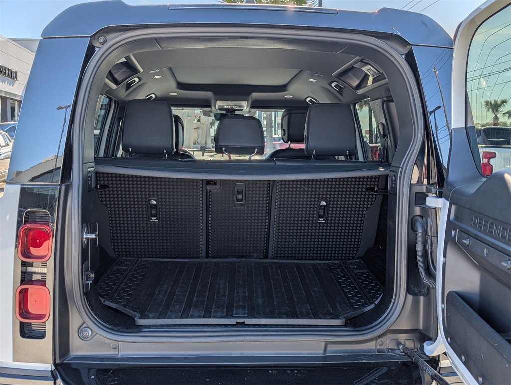 Used 2022 Land Rover Defender 110 X-Dynamic HSE image 29