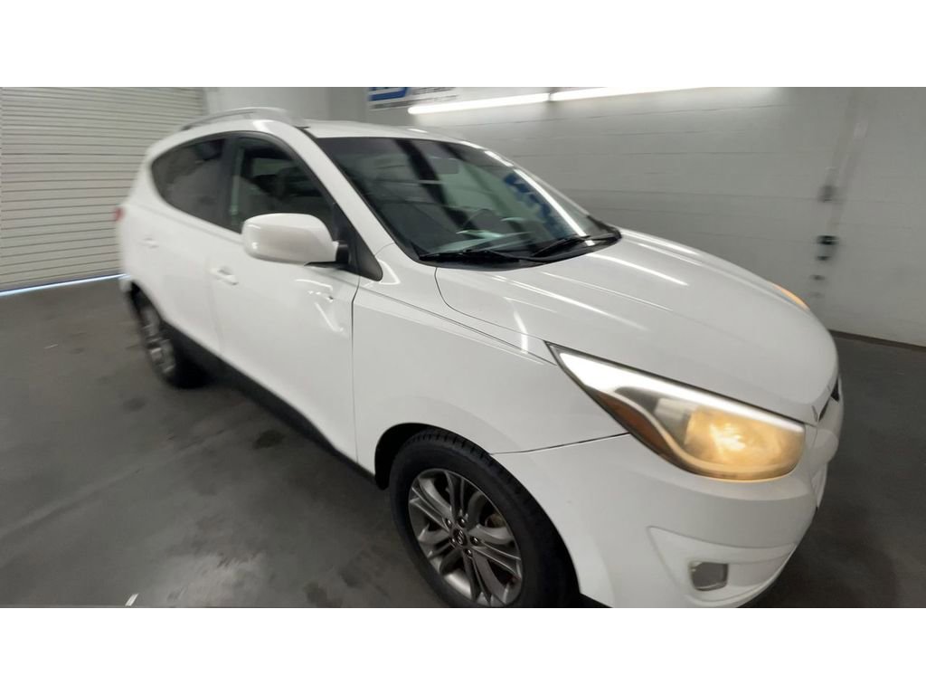 Used 2014 Hyundai Tucson SE image 2