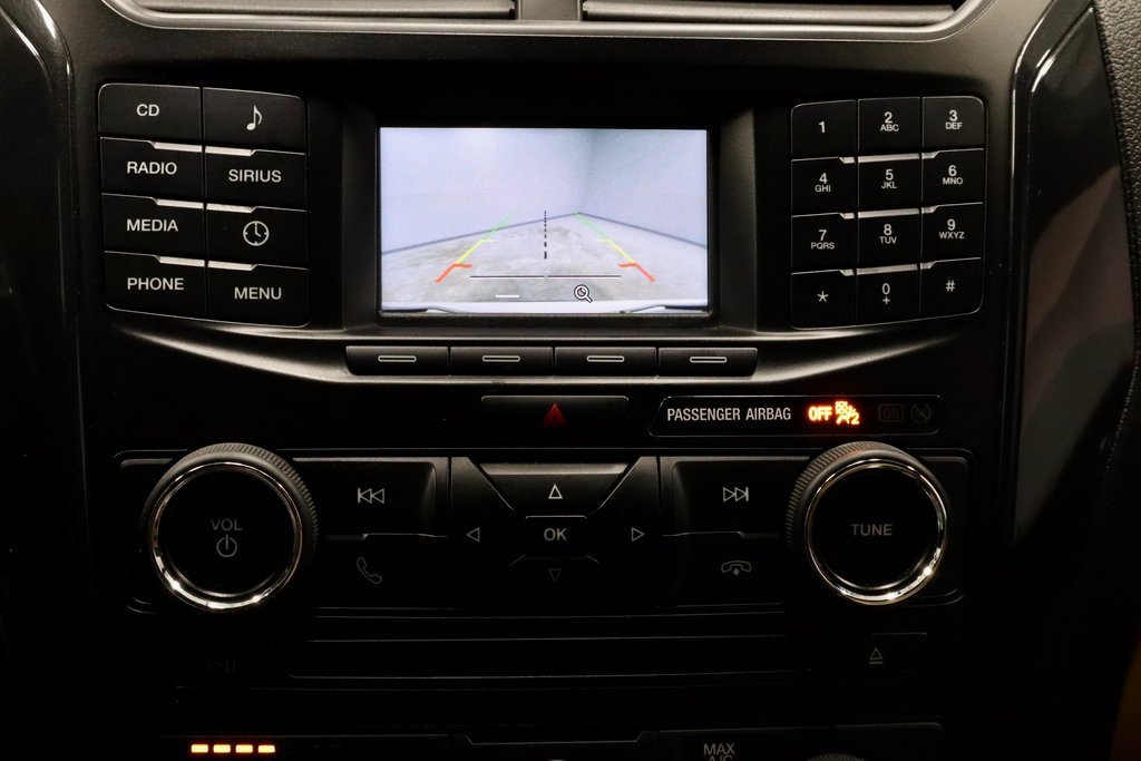 Used 2017 Ford Explorer FWD image 2