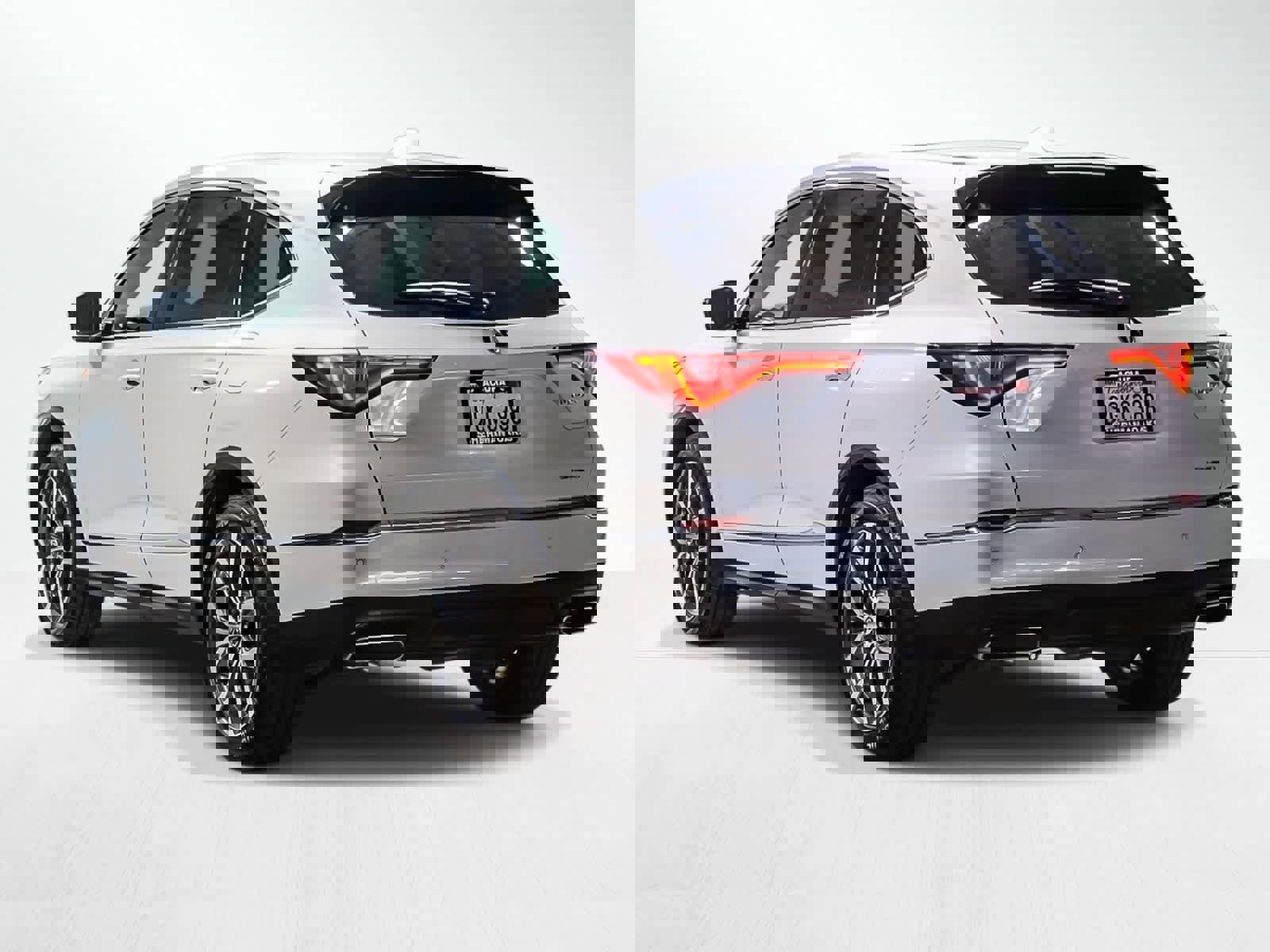 Used 2023 Acura MDX SH-AWD w/ Technology Package image 2