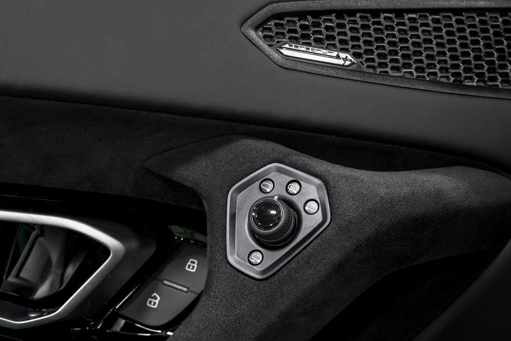 Used 2024 Lamborghini Huracan Sterrato image 10