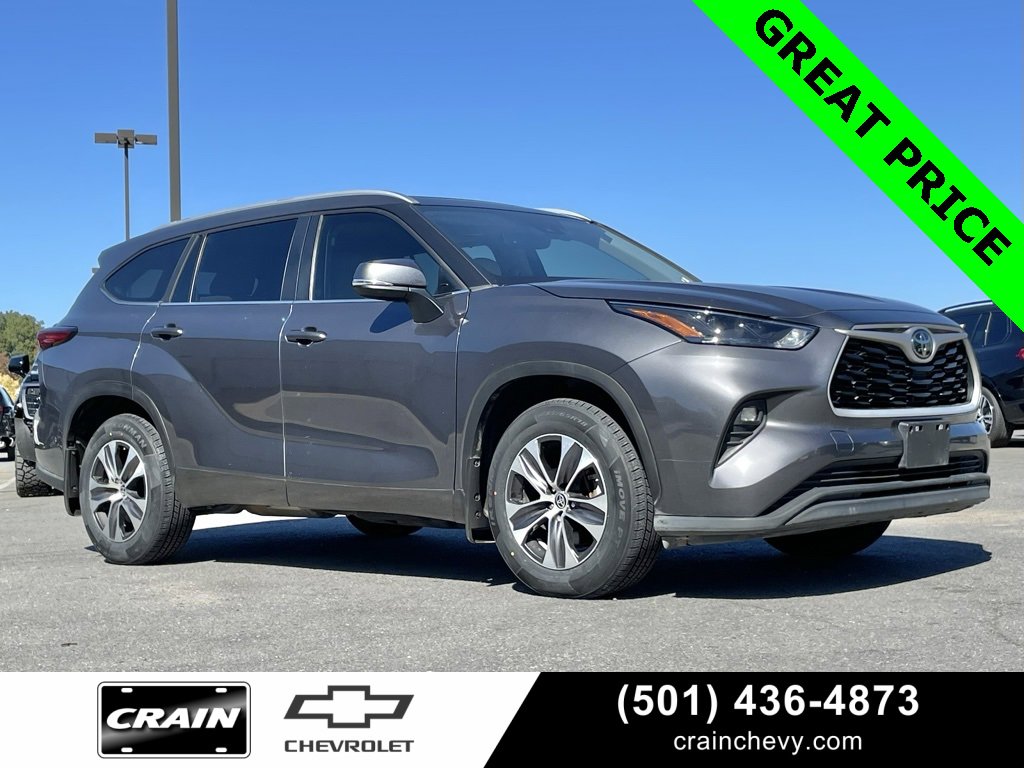 Used 2023 Toyota Highlander XLE image 1