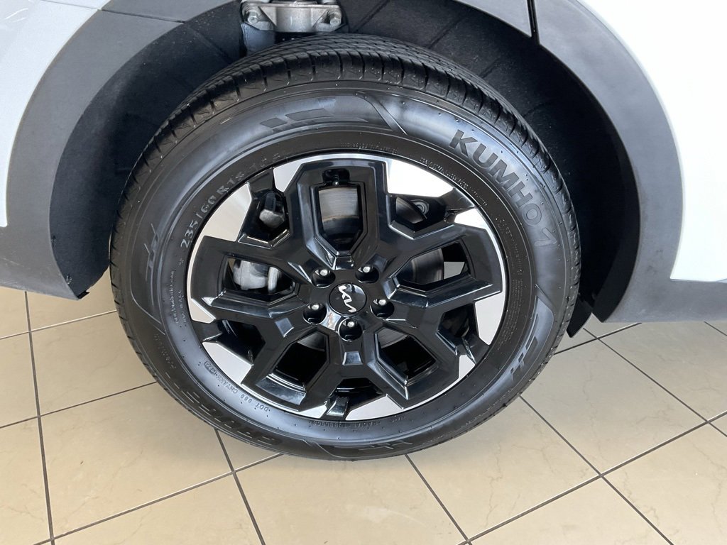 Used 2024 Kia Sorento S image 8