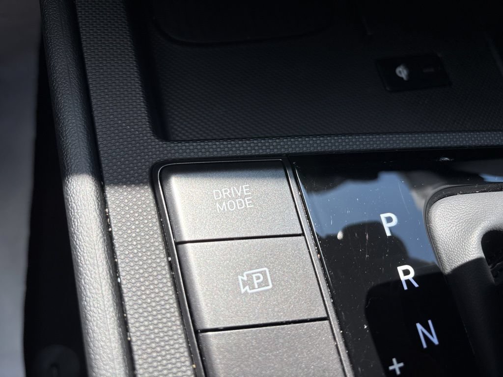 Certified 2025 Hyundai Elantra Sport FWD image 24