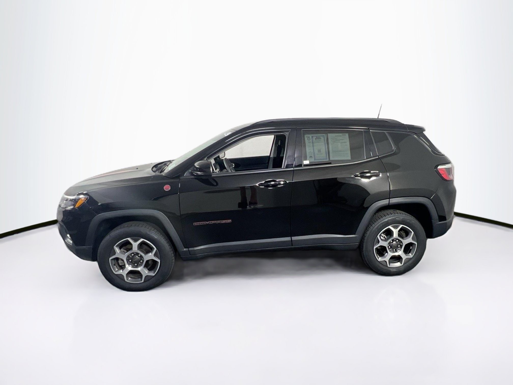 Used 2022 Jeep Compass Trailhawk AWD/4WD image 8