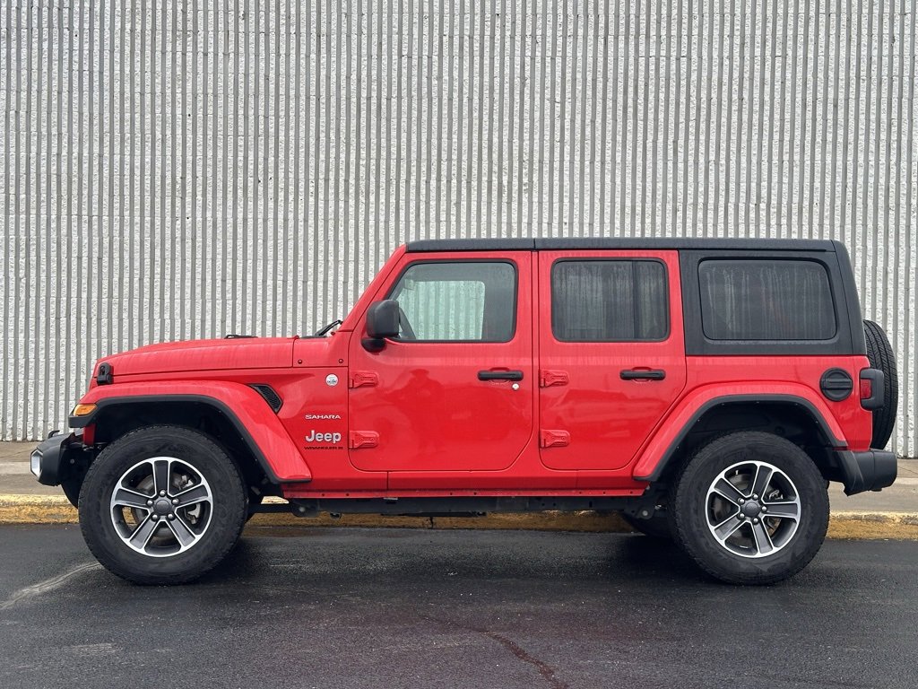 Used 2023 Jeep Wrangler Sahara image 2