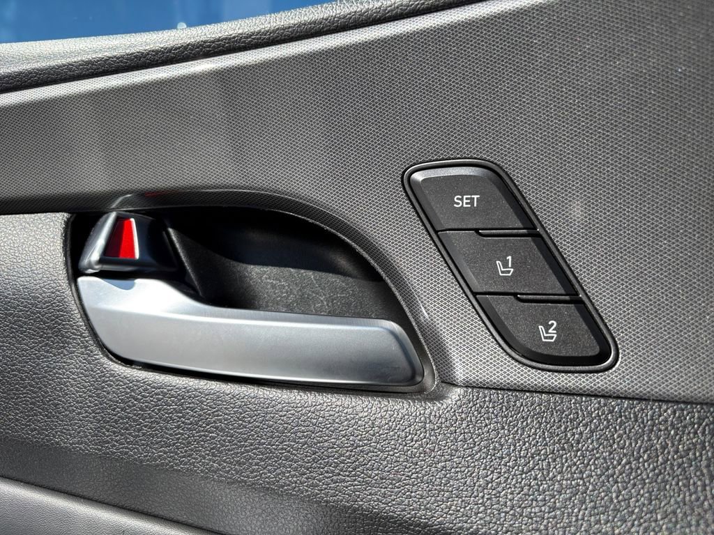 Used 2023 Hyundai Santa Fe Calligraphy image 25