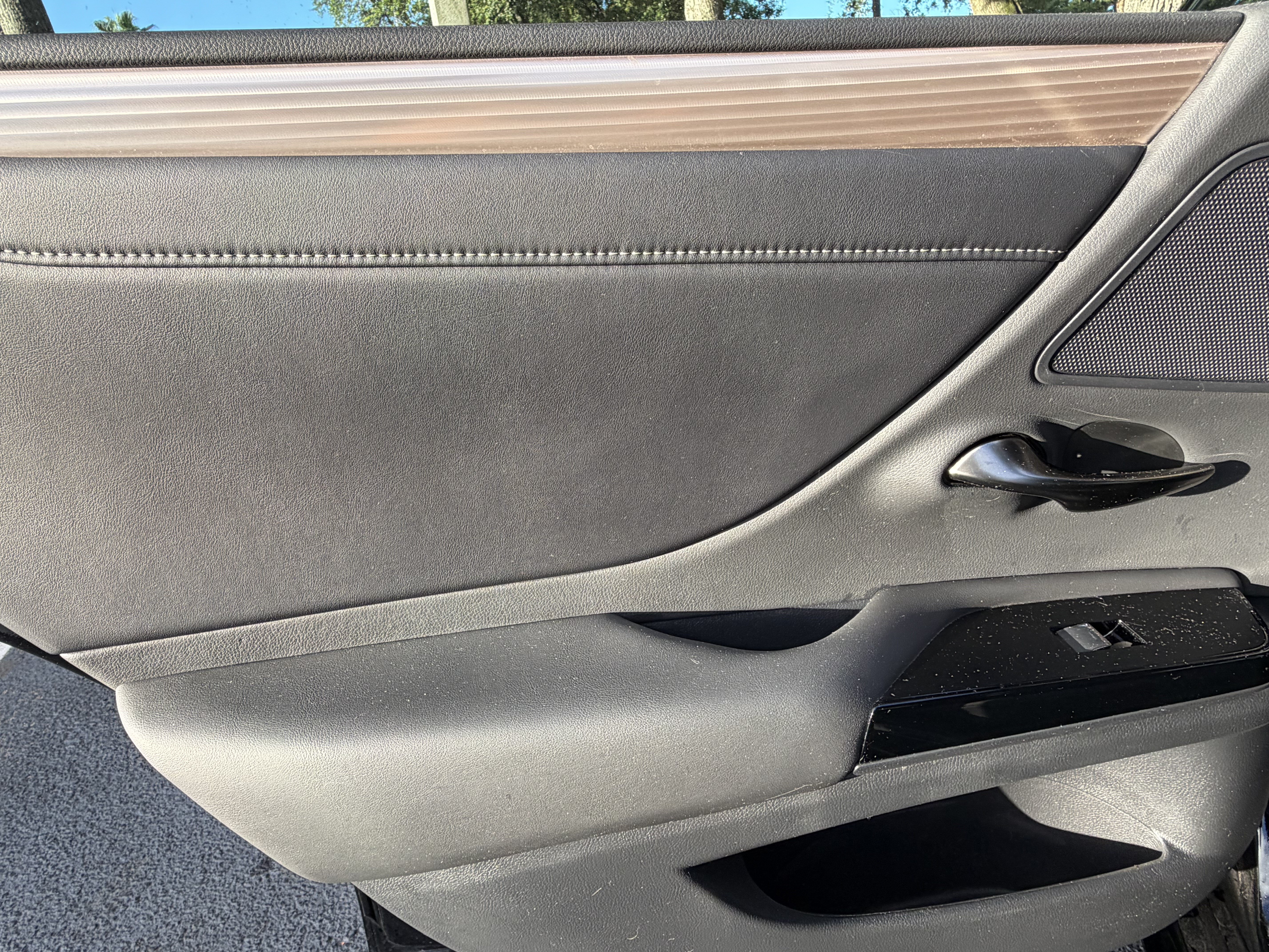 Certified 2023 Lexus ES 350 F Sport w/ Accessory Package (Z2) FWD image 27