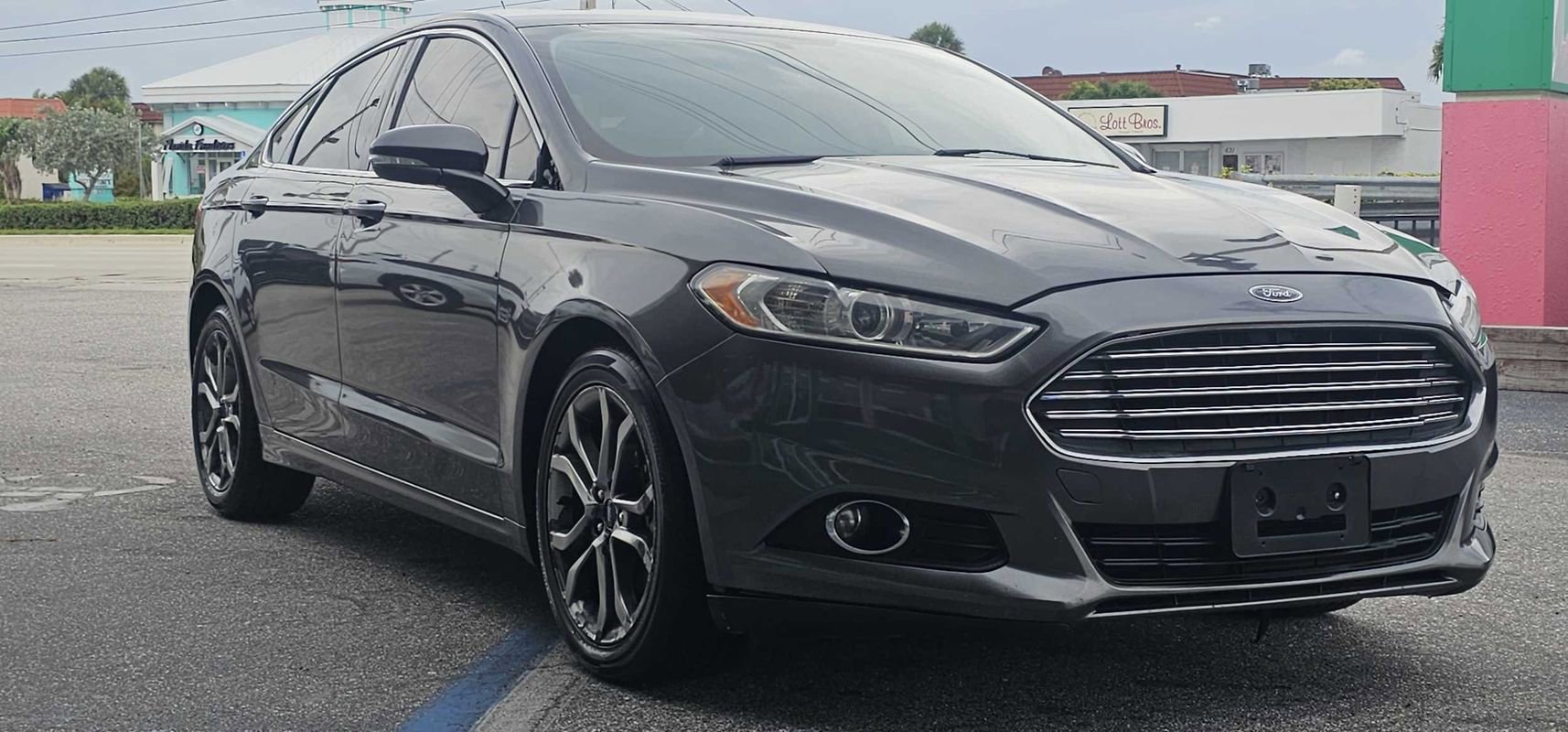 Used 2015 Ford Fusion SE w/ Equipment Group 202A FWD image 25