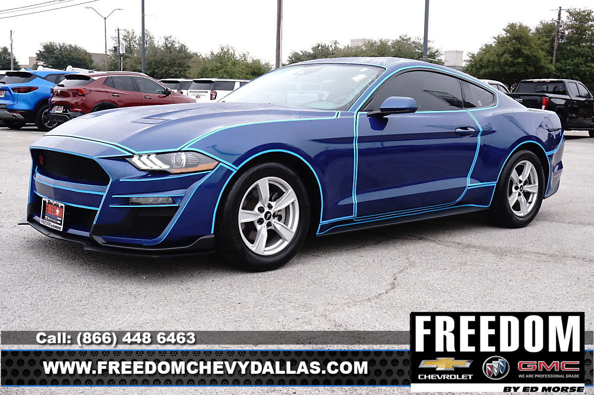 Used 2022 Ford Mustang Coupe image 3