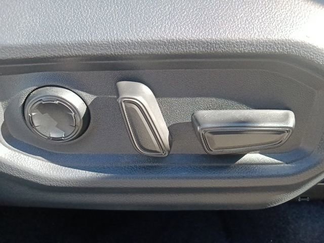 Used 2025 Toyota Sequoia Platinum AWD/4WD image 35