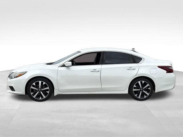 Used 2018 Nissan Altima 2.5 SR FWD image 2