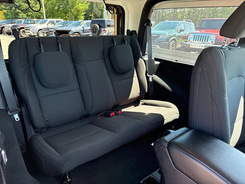 Certified 2023 Jeep Wrangler Sport AWD/4WD image 21