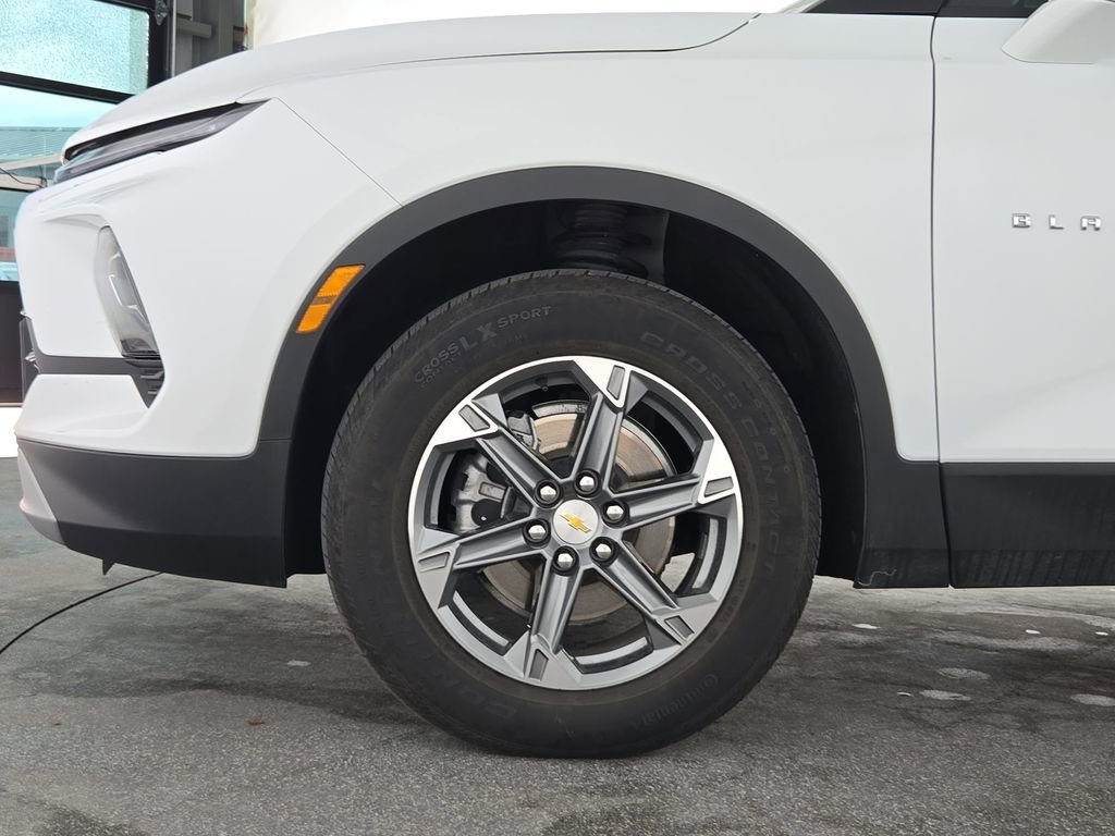 Used 2025 Chevrolet Blazer LT FWD image 38