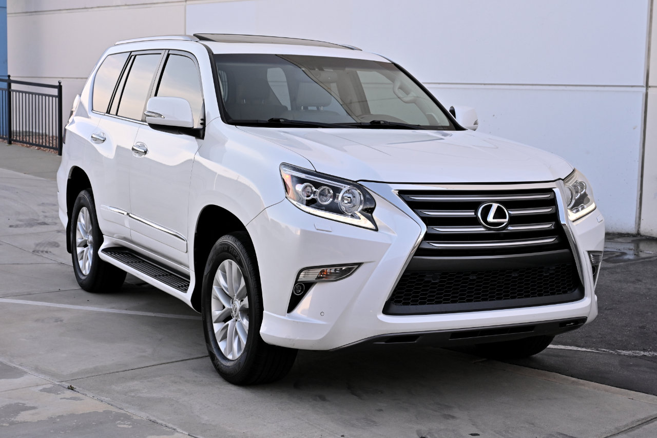 Used 2015 Lexus GX 460 w/ Premium Package AWD/4WD image 8