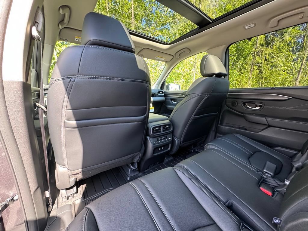 Certified 2026 Honda Pilot Touring image 10