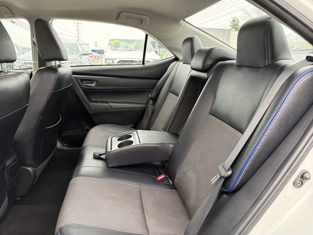 Used 2017 Toyota Corolla SE image 38
