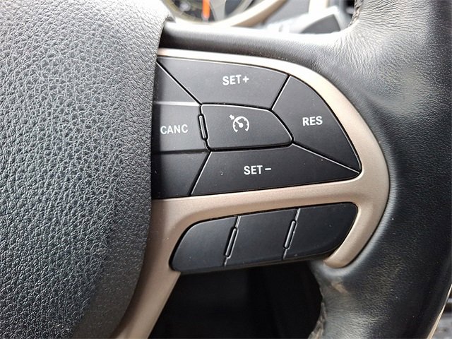 Used 2018 Jeep Cherokee Limited image 18