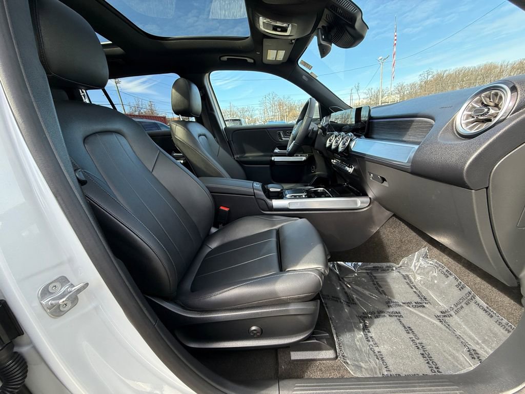 Used 2023 Mercedes-Benz EQB 300 4MATIC image 29