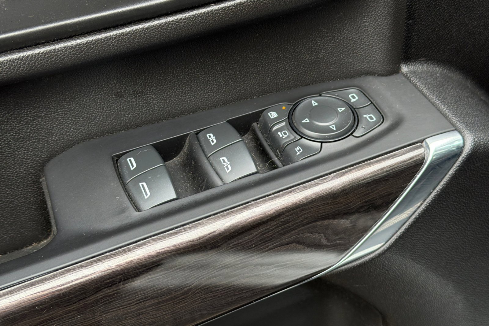 Used 2022 Chevrolet Silverado 3500 LTZ w/ LTZ Plus Package image 11