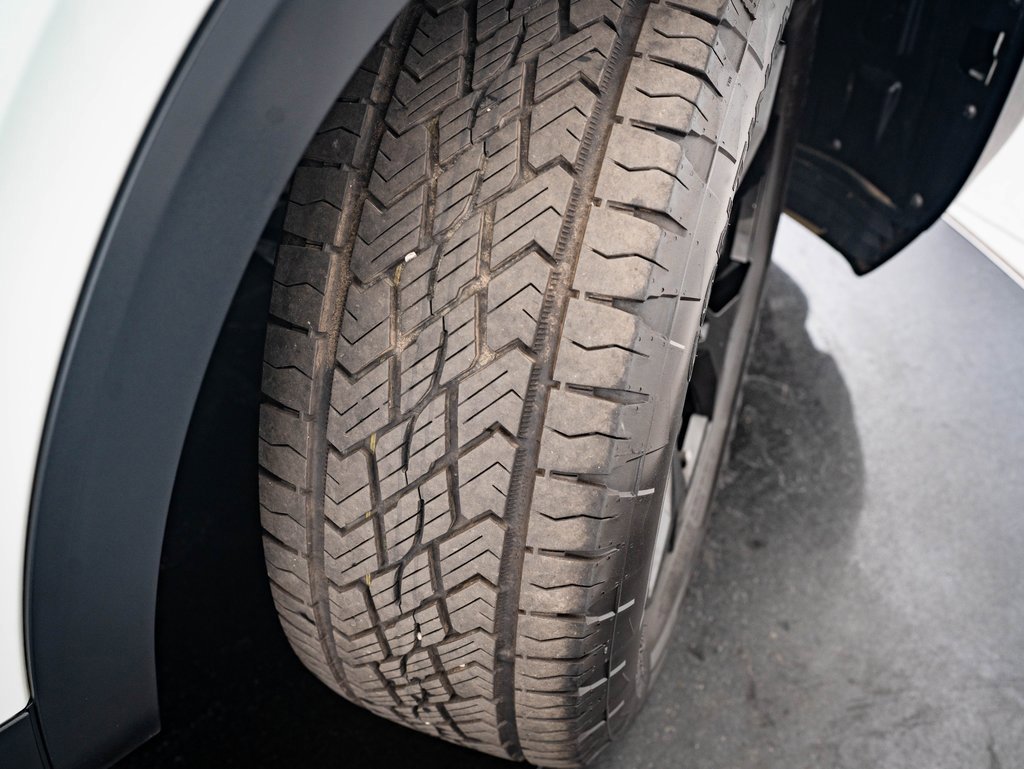 Used 2025 Volkswagen Atlas Peak Edition SE image 42