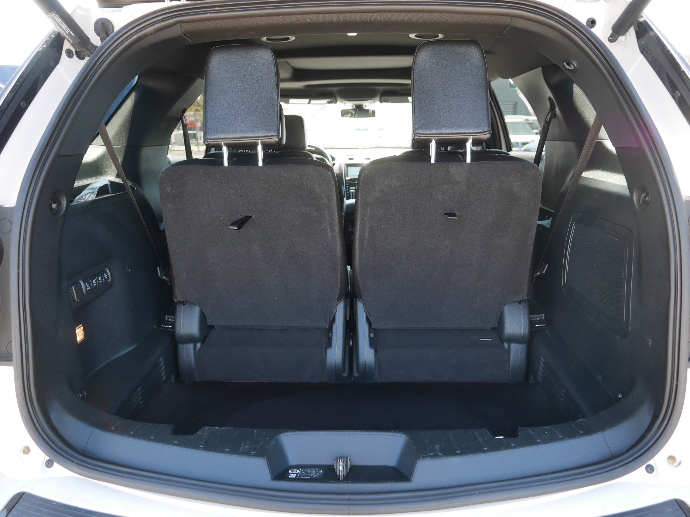 Used 2018 Ford Explorer Sport w/ Equipment Group 401A AWD/4WD image 18